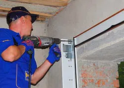 Trust Garage Door Media, PA 610-492-9021 - repair-side